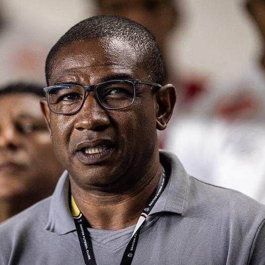 César Sampaio comandou o Peixe na primeira vitória no Brasileirão 2025, quarta, sobre o Galo