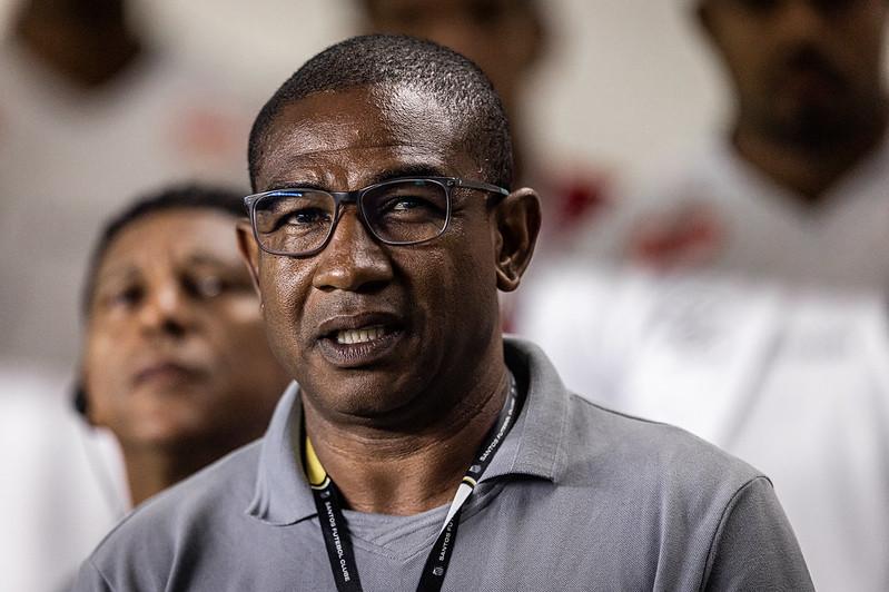 César Sampaio comandou o Peixe na primeira vitória no Brasileirão 2025, quarta, sobre o Galo