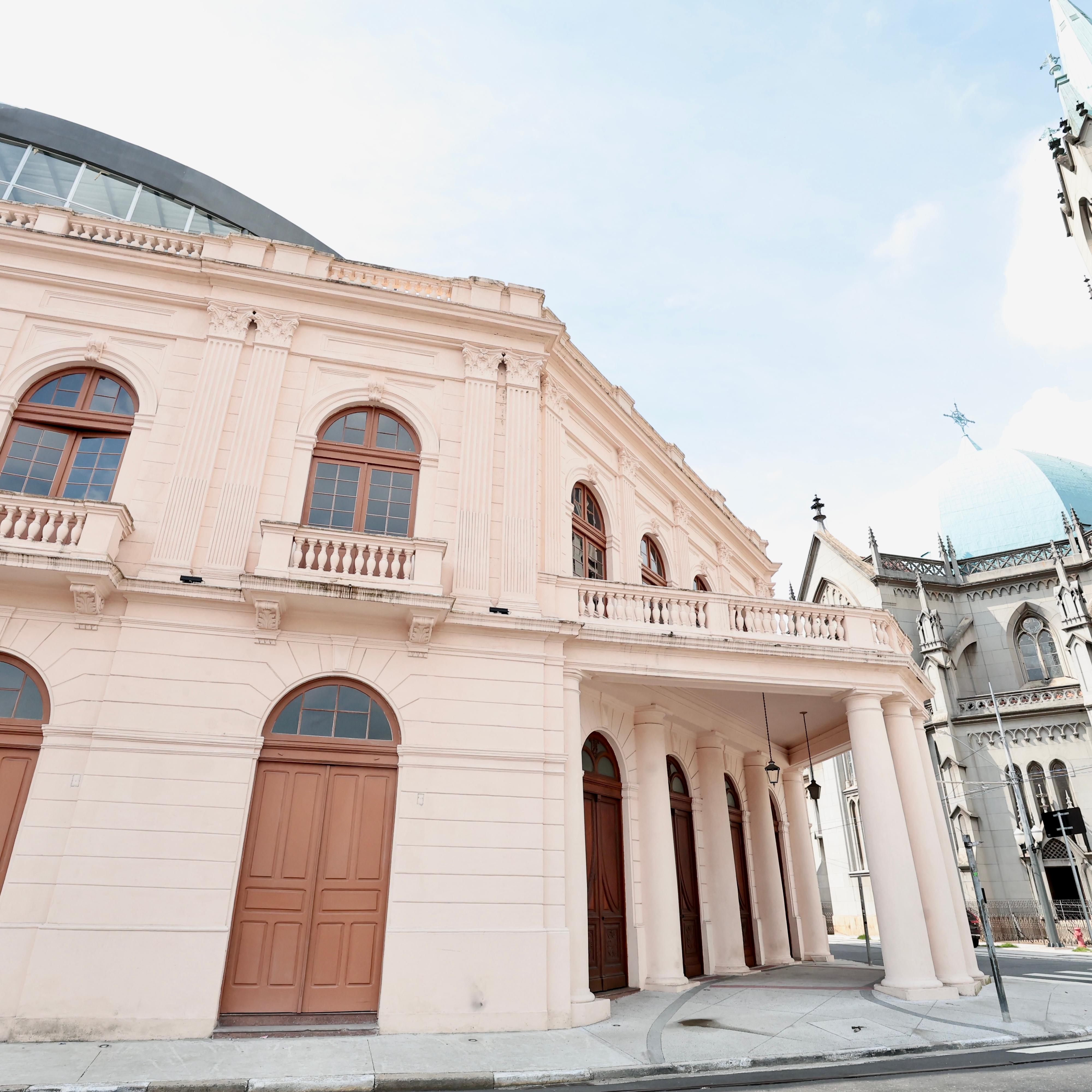 Quando segunda fase de obras internas acabar, Prefeitura providenciará reparo de elementos levemente danificados durante o restauro