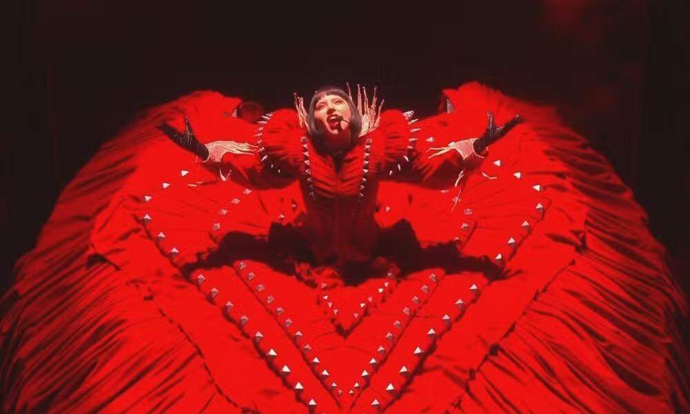 O ataque no show de Lady Gaga em Copacabana teria como foco crianças, adolescentes e o público LBGTQIA+ (Reprodução/ Globoplay)