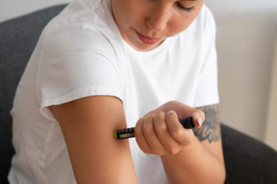 Monitorar a glicemia regularmente é um dos cuidados essenciais para prevenir complicações do diabetes e manter a saúde em dia