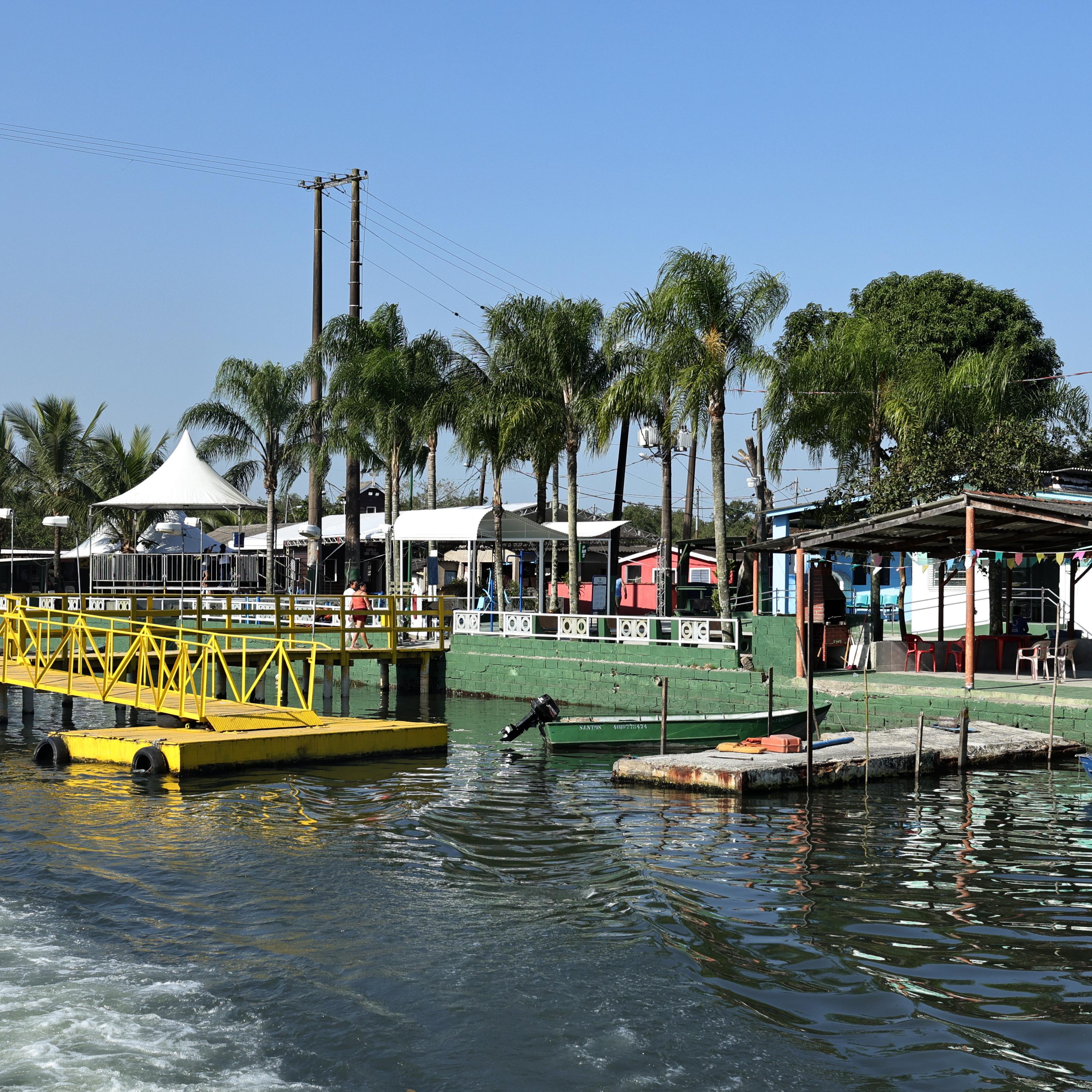 A Ilha Diana recebeu esse nome por conta do Rio Diana, que corta a região