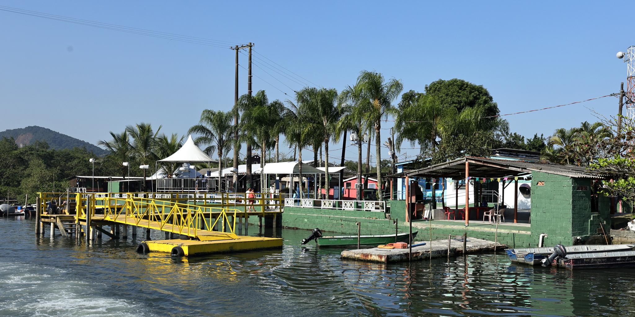 A Ilha Diana recebeu esse nome por conta do Rio Diana, que corta a região