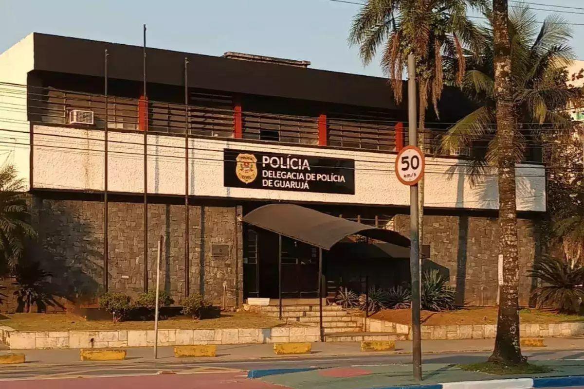 O caso foi registrado na Delegacia de Polícia de Guarujá