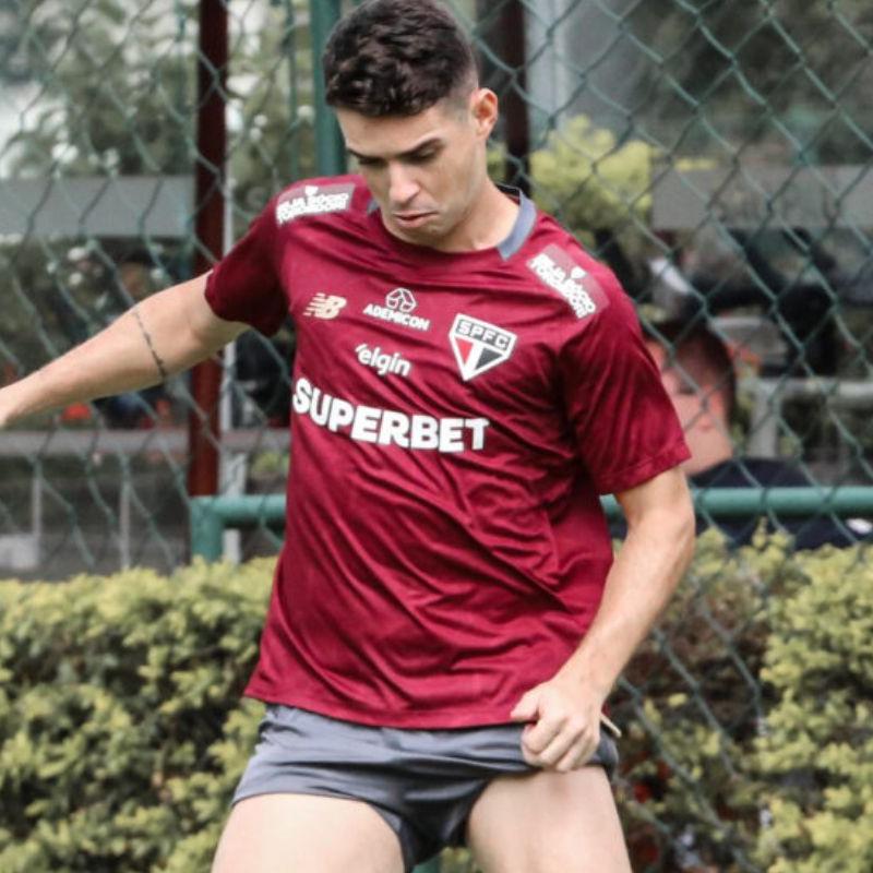 São Paulo e Oscar acertam rescisão, e meia se aposenta do futebol