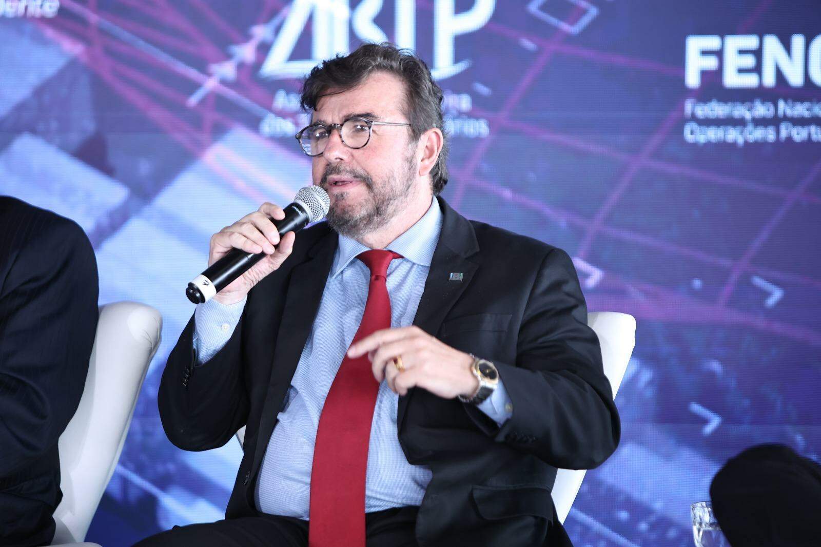 Povia quer mudar competências (Samuel Andrade/Especial para A Tribuna)