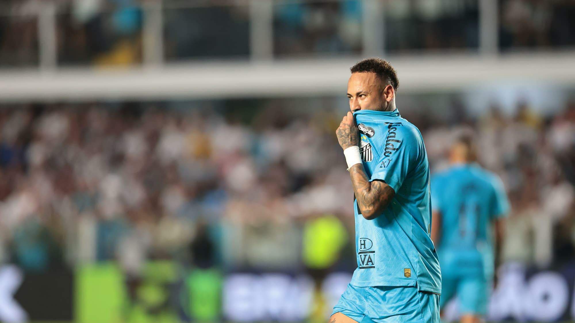 Santos e Neymar discutem renovação de contrato, mas o futuro da parceria ainda é incerto (Vanessa Rodrigues/AT)