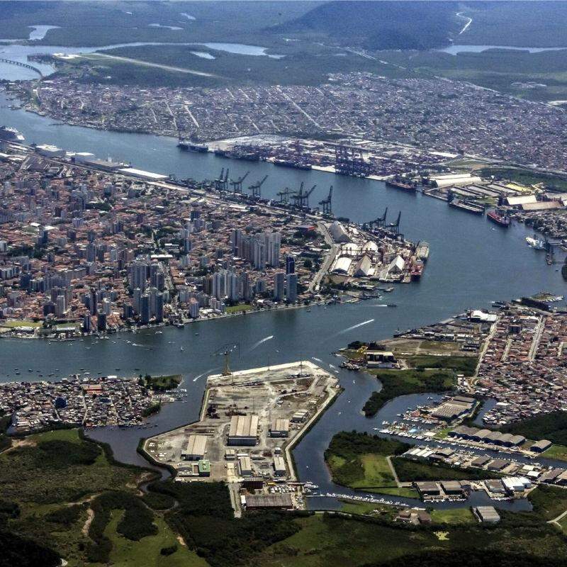 No acumulado do trimestre, os 1,4 milhão de TEU representam um crescimento de 3,6% na comparação com 2025