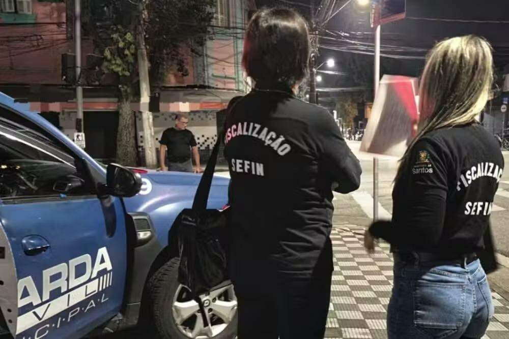 A operação aconteceu entre a noite de sexta-feira (13) e a madrugada de sábado (14) (Prefeitura de Santos/ Divulgação)