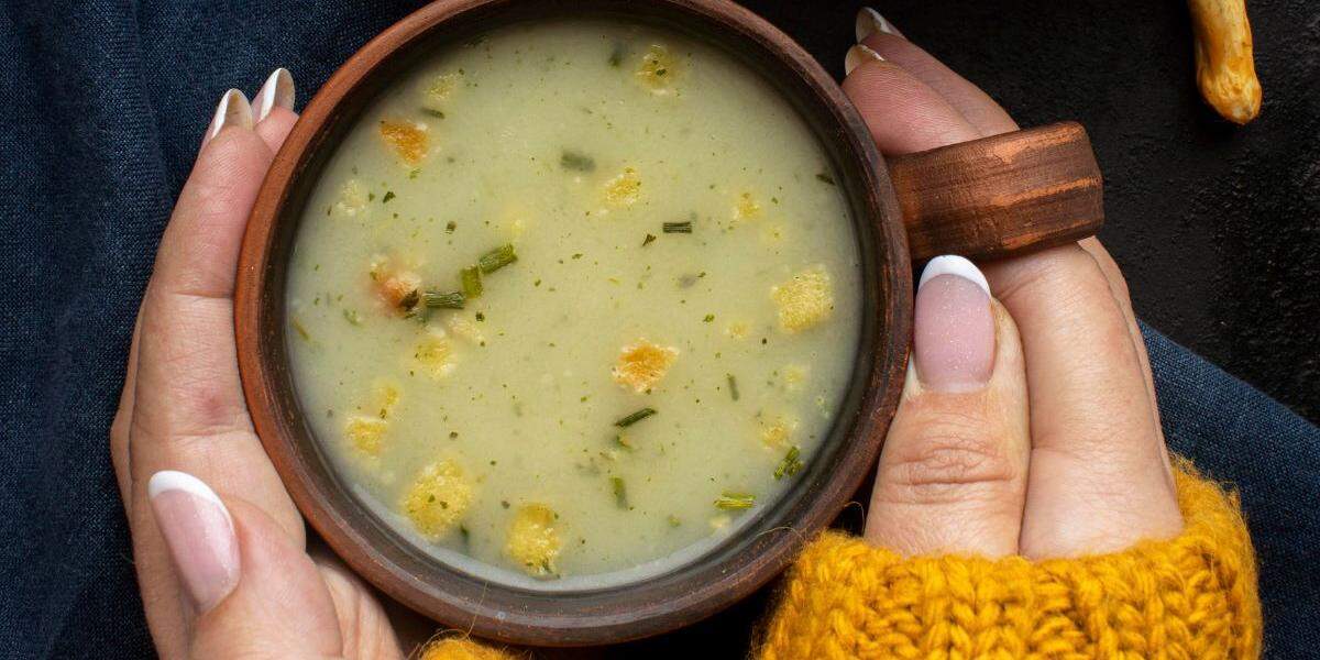 As sopas e caldos feitos com legumes variados são grandes aliados no inverno