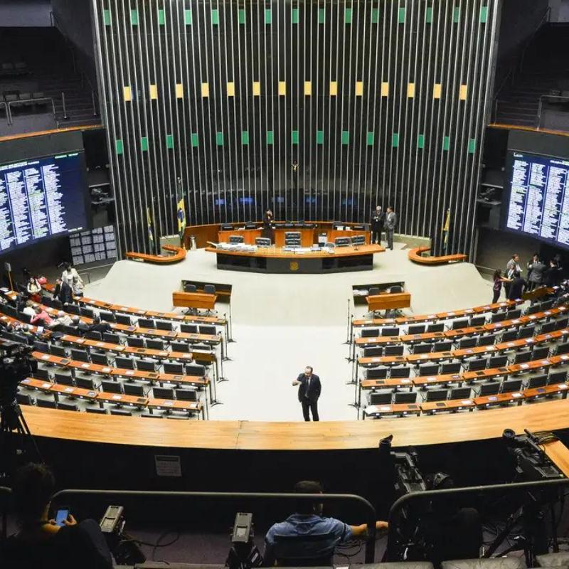 Câmara fará votações remotas durante a janela partidária e ficará esvaziada até 3 de abril