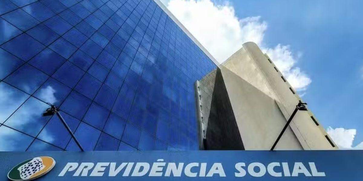O advogado teria ficado com o valor da ação ganha pela cliente contra o INSS em Santos