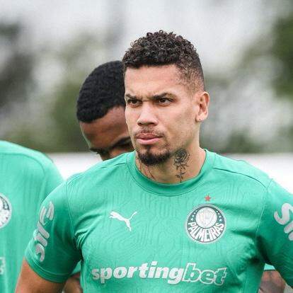 STJD pune Paulinho com um jogo de suspensão após recurso; Palmeiras se manifesta