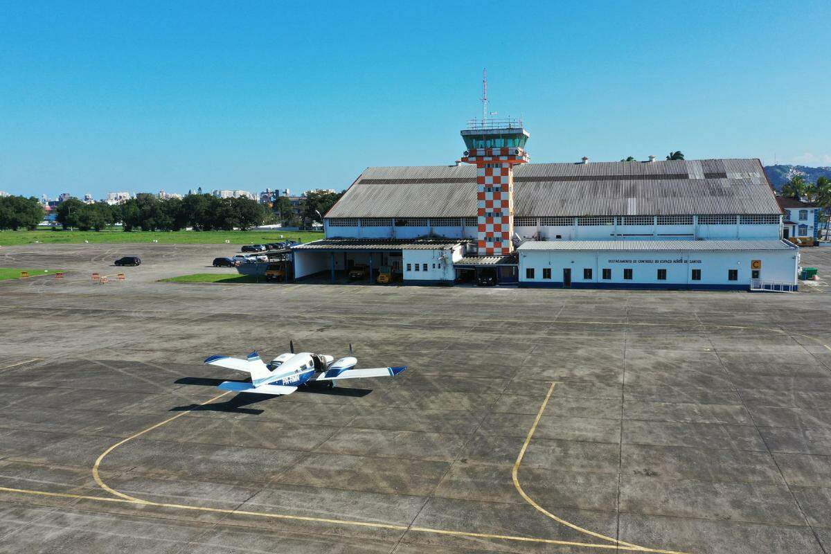 A Administração Municipal, informou que o andamento para a entrega do aeroporto está dentro do cronograma previsto