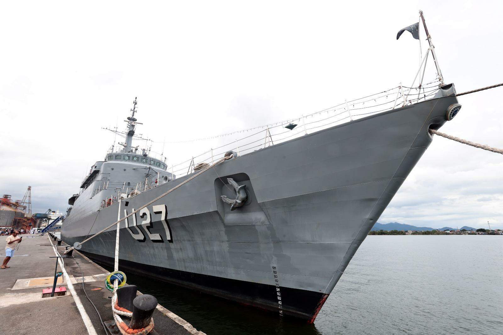 Navio-Escola Brasil, o U27, da Marinha, ficará atracado no cais da Marinha, no Macuco, para visitação