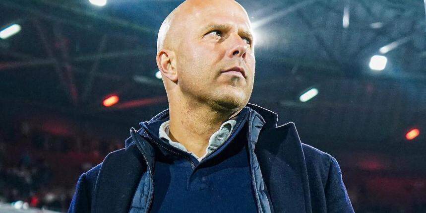 Liverpool demite técnico e segue reformulação no elenco