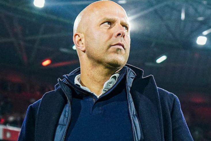 Liverpool demite técnico e segue reformulação no elenco