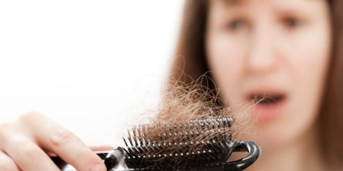 Quando a quantidade de queda de cabelo ou surgem falhas visíveis é motivo para preocupação