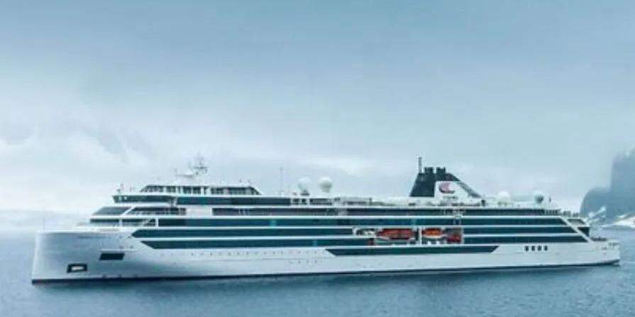 Uma onda gigante rompeu os painéis de vidro da embarcação