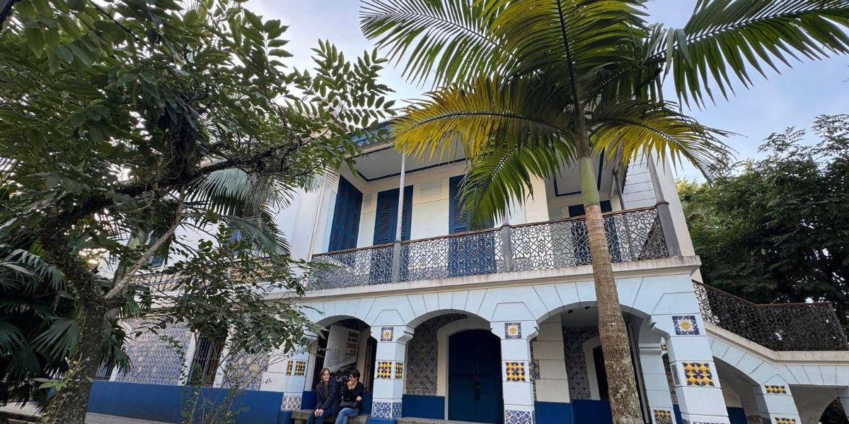A Casa das Culturas de Santos fica na Rua Sete de Setembro, 49, Vila Nova