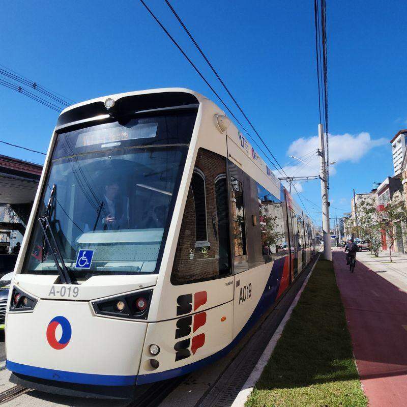 A linha Conselheiro Nébias-Valongo do VLT começa a funcionar em tempo integral na segunda-feira (11) em Santos