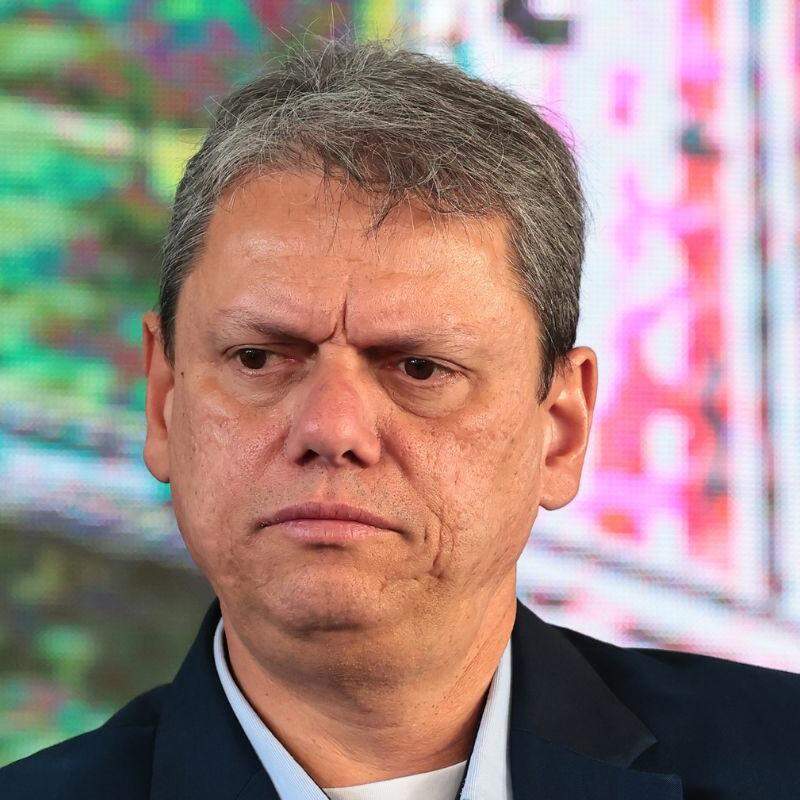 Explosão em SP: Tarcísio diz que moradores serão ressarcidos e que casas serão 'recuperadas'