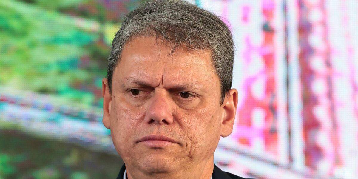 Explosão em SP: Tarcísio diz que moradores serão ressarcidos e que casas serão 'recuperadas'