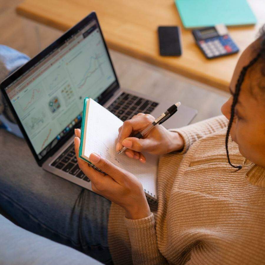 Aplicativos com inteligência artificial já estão integrados ao cotidiano, oferecendo soluções que economizam tempo, aumentam produtividade e melhoram qualidade de vida