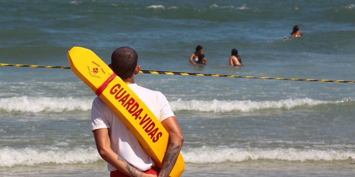 Com salário bruto de R$ 2.579,50, função exige Ensino Fundamental completo e tem carga mensal de 200h