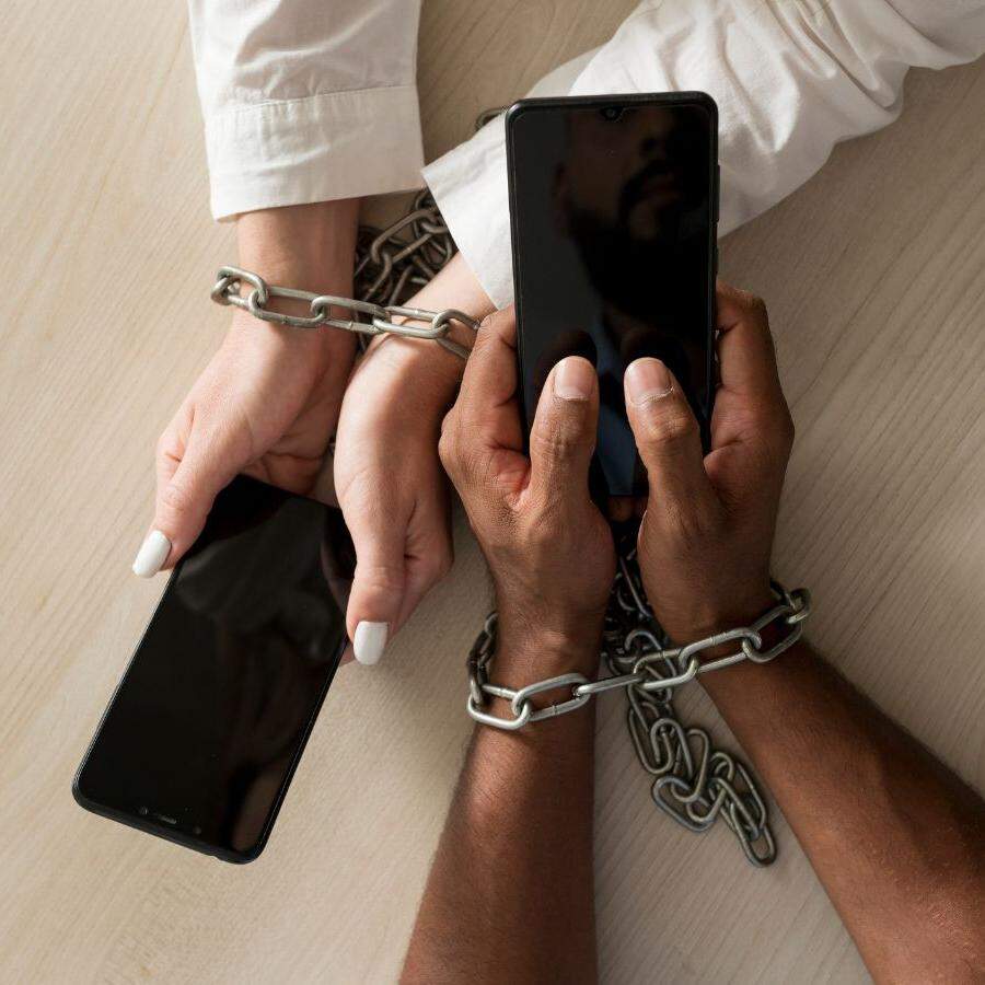 Controlar o desejo de utilizar o celular toda hora pode ser o primeiro passo