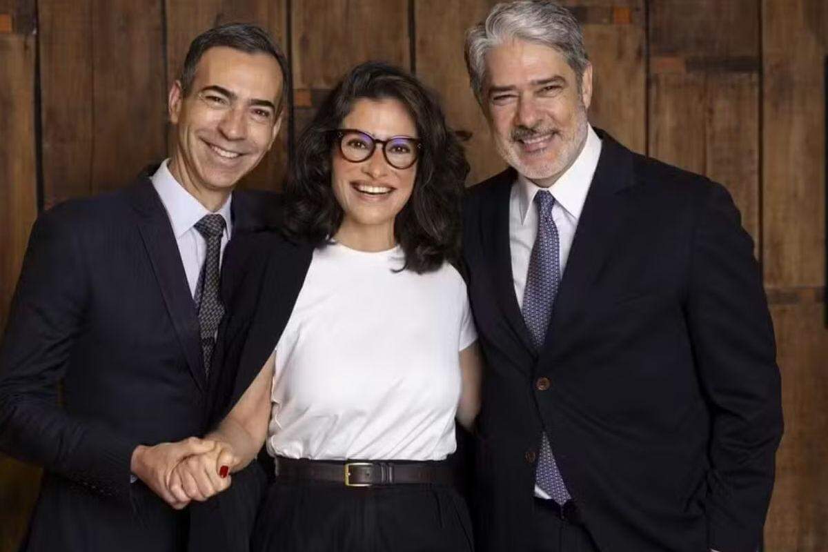 A estratégia da Globo seria realizar uma transição gradual na bancada do telejornal, repetindo o movimento adotado após a saída de Bonner.