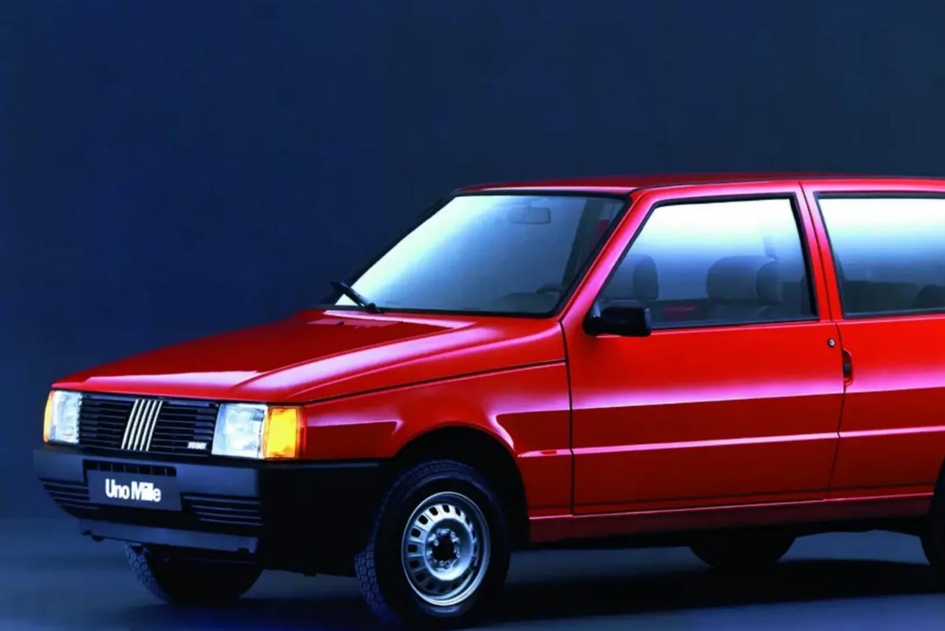 Primeiro 1.0 nacional, lançado após a mudança na política tributária. Ficou famoso pela simplicidade, economia e preço baixo