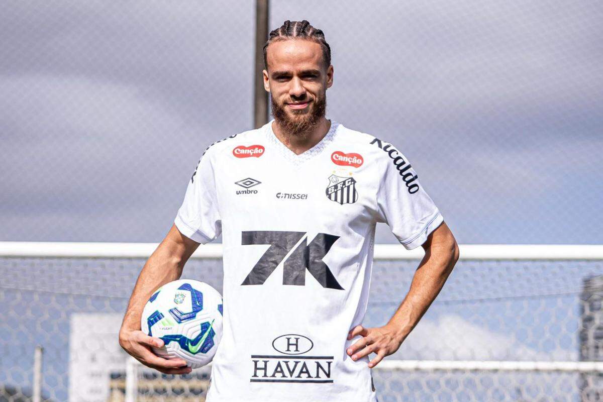 Atacante Billal Brahimi atuou em uma única partida pelo Santos