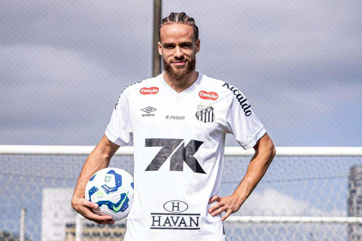 Atacante Billal Brahimi atuou em uma única partida pelo Santos
