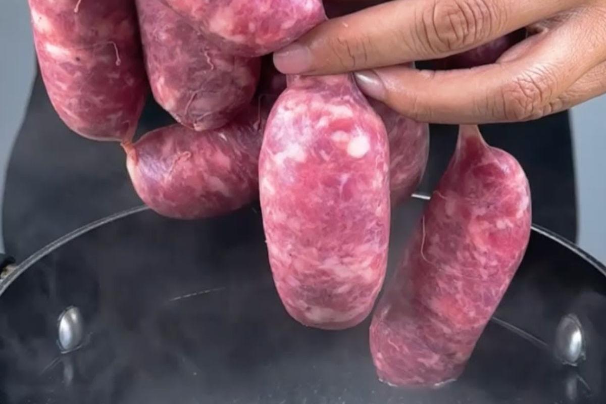 Pare de fritar linguiças: conheça um truque simples para deixá-las muito mais suculentas
