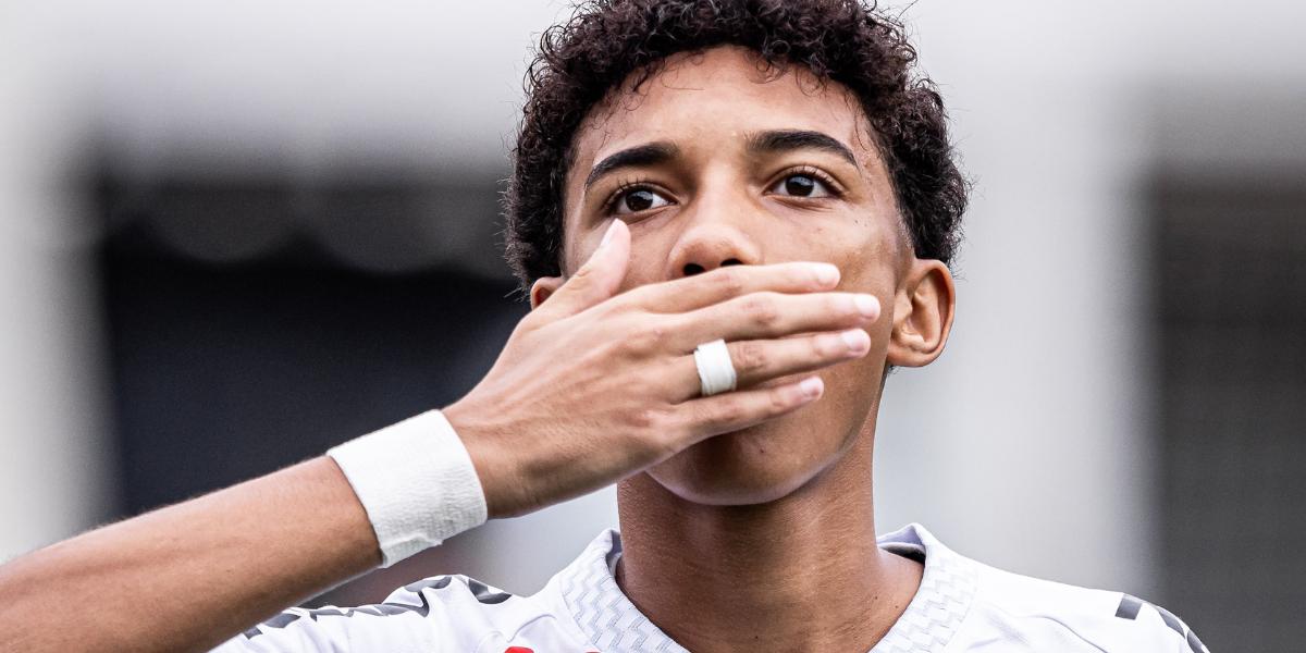 Robinho Jr. tem ficado fora do banco de reservas do Santos