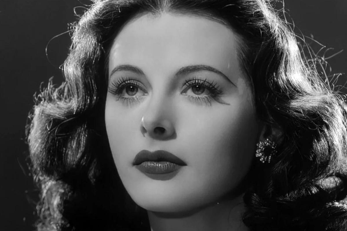 Alô, Alô, Hedy Lamarr!