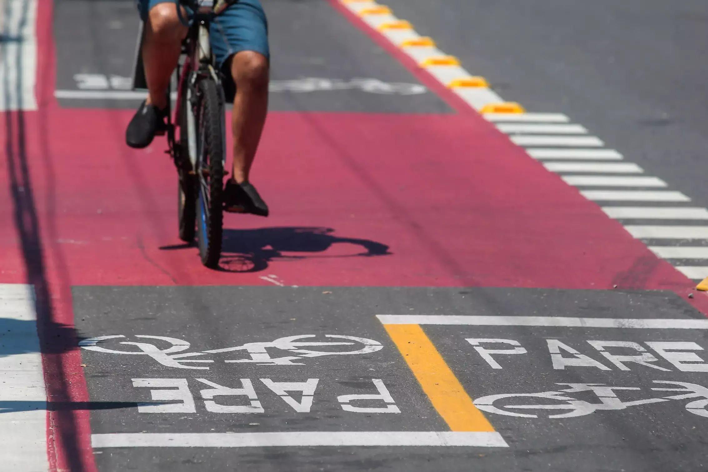 Quando a regra não é cumprida, os agentes de fiscalização orientam as pessoas, sem aplicação de multa