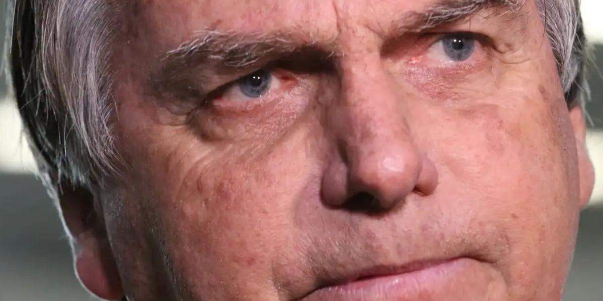 Cirurgia de Bolsonaro ocorre sem intercorrências, segundo boletim