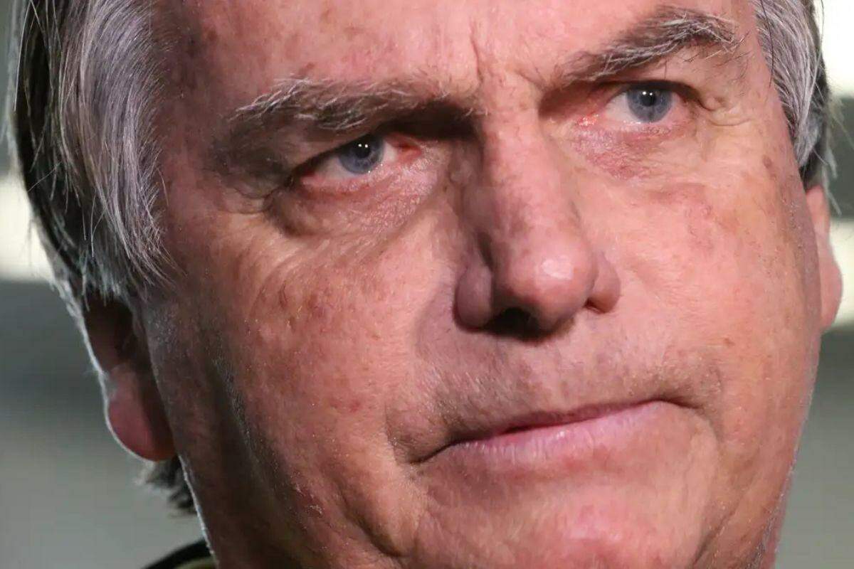 Bolsonaro apresenta boa evolução de cirurgia no ombro