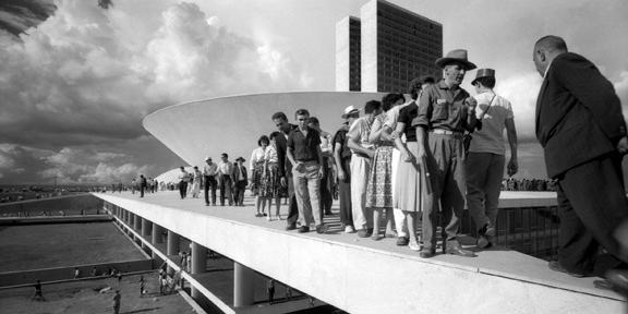 Foto da construção de Brasília por Marcel Gautherot