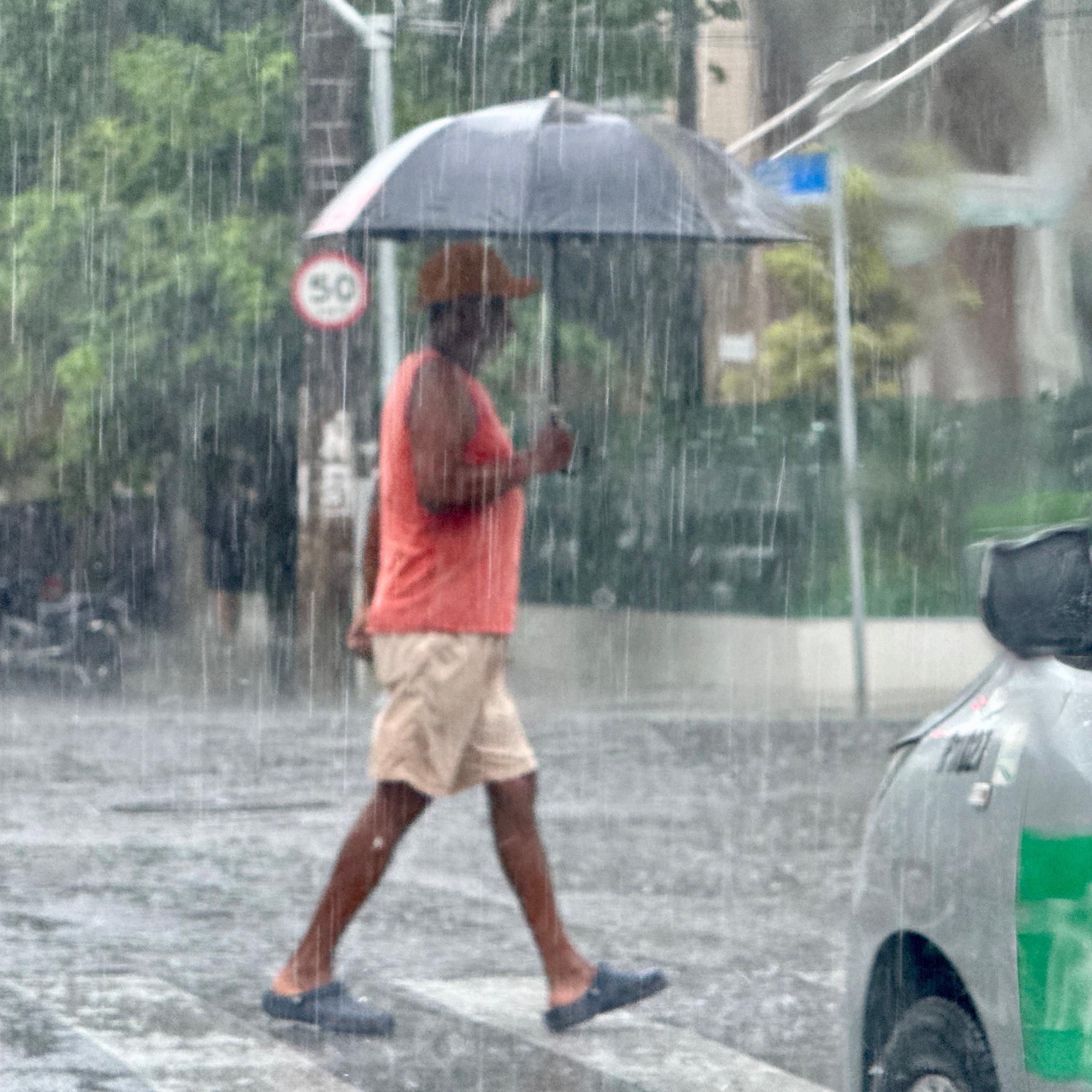 Chuva intensa é esperada na Baixada Santista nesta quinta-feira (12)