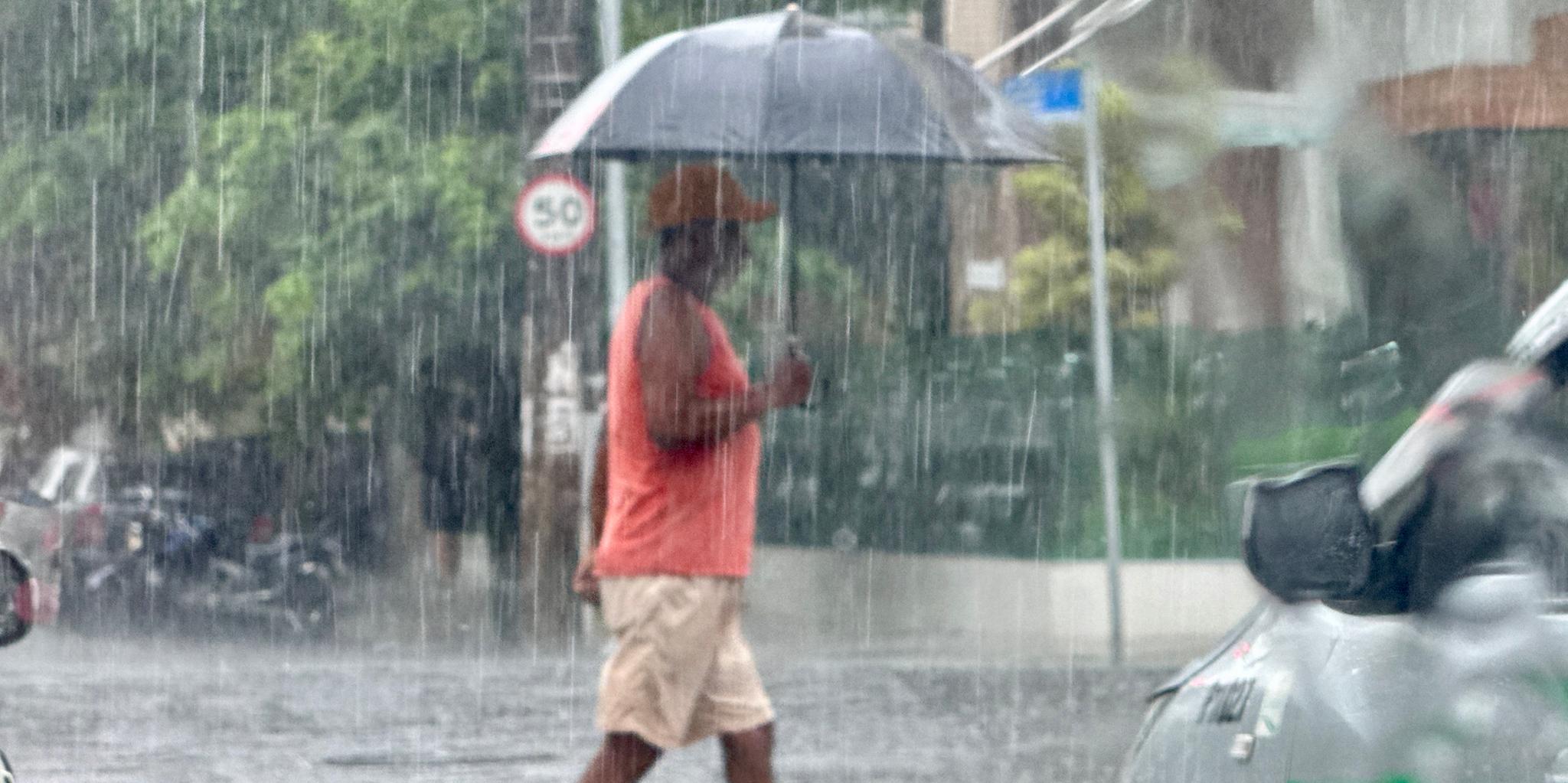 Chuva intensa é esperada na Baixada Santista nesta quinta-feira (12)