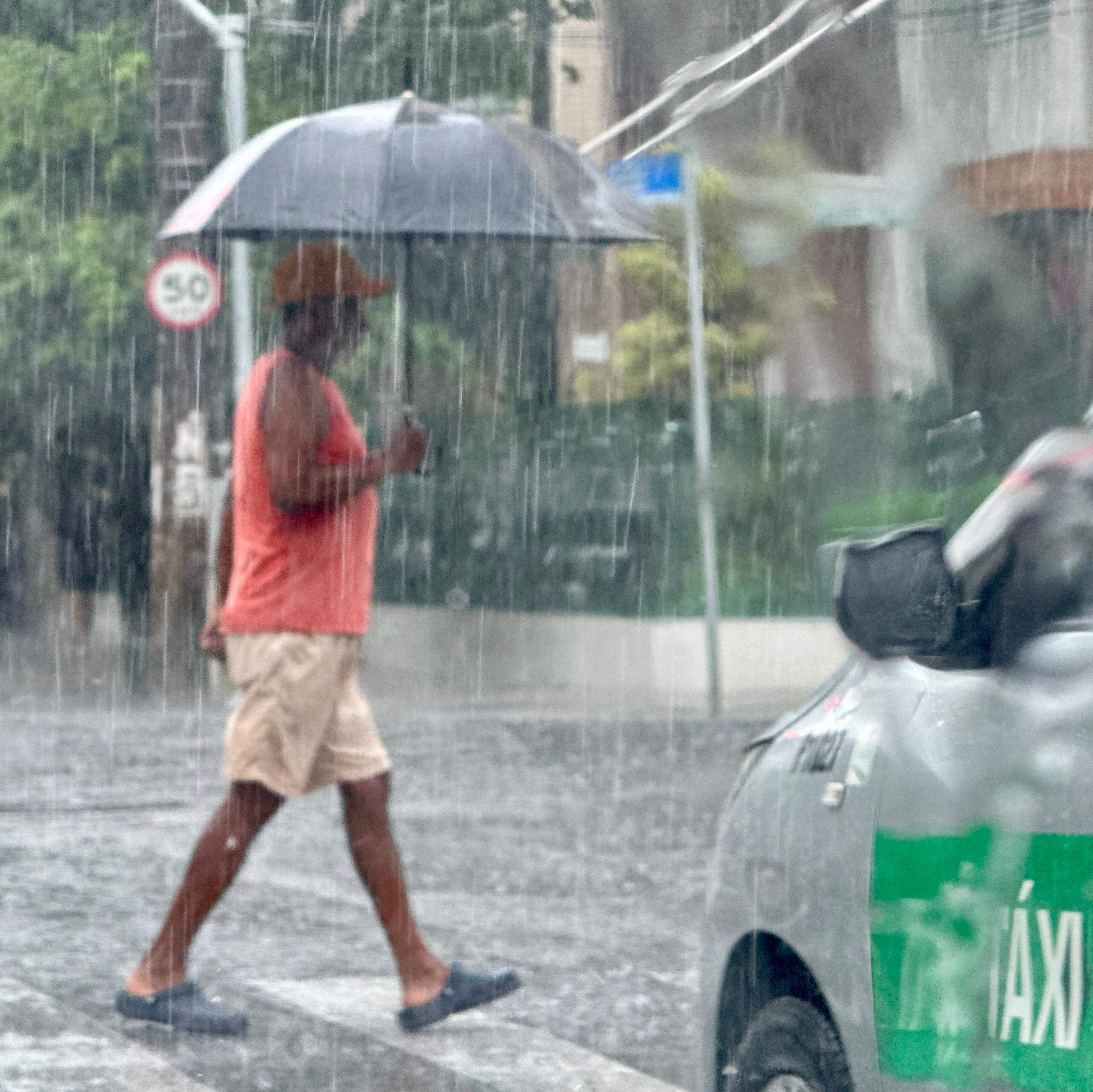 Chuva intensa é esperada na Baixada Santista entre sábado (7) e domingo (8)