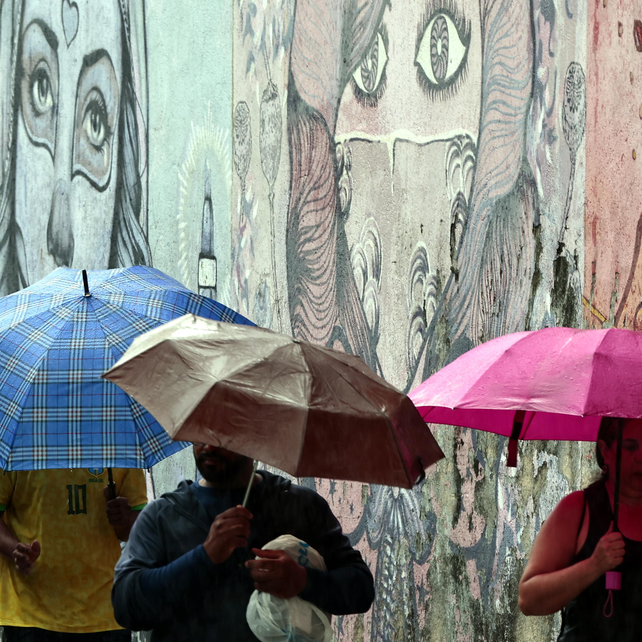 Previsão de tempo é de chuva para os dois dias do fim de semana na Baixada Santista