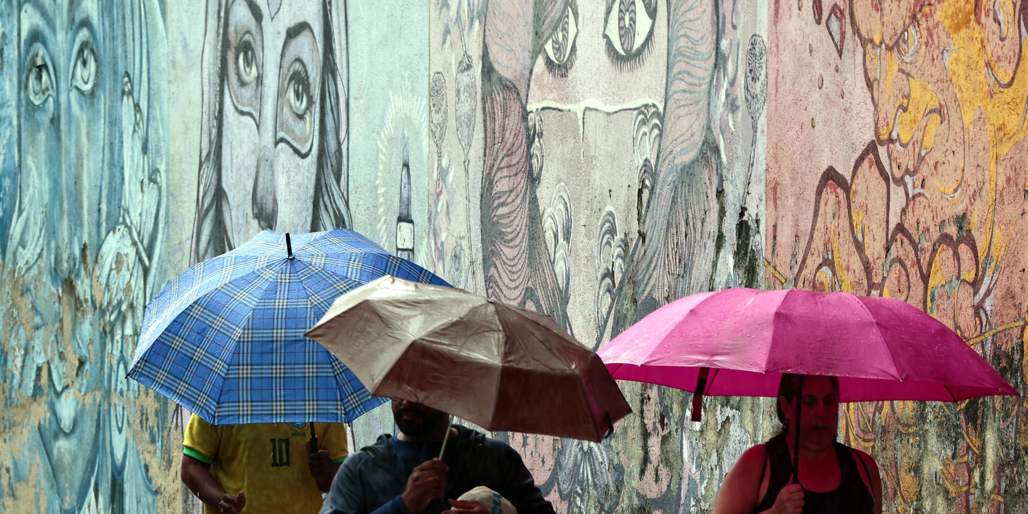 Previsão de tempo é de chuva para os dois dias do fim de semana na Baixada Santista