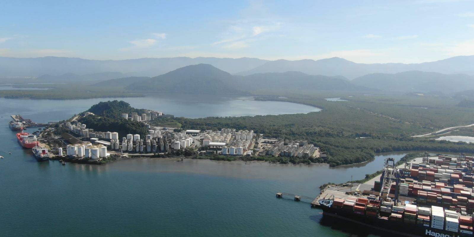 Terminal na Ilha Barnabé, em Santos, foi invadido por quadrilha