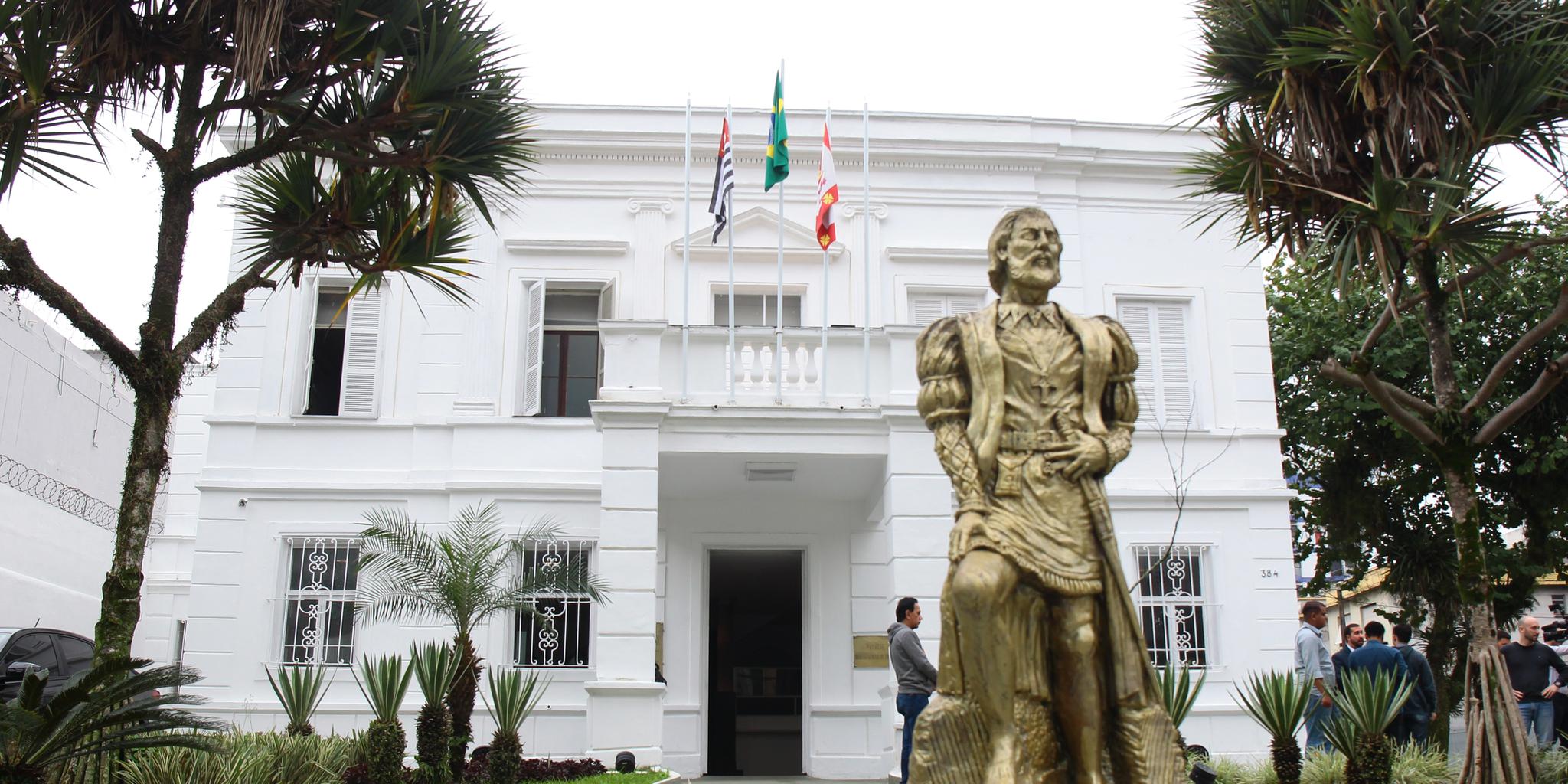 Segundo legislação, o valor das férias deve ser pago "no mês que anteceder o período de proveito"