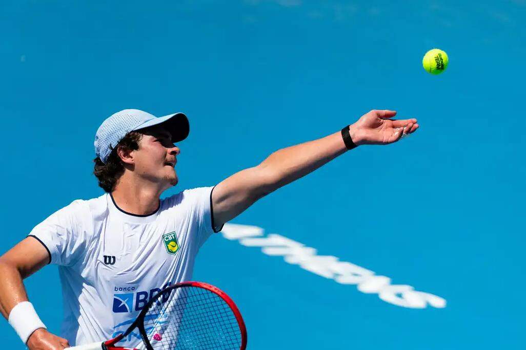 João Fonseca lamenta queda em Madrid e fala sobre ataque: 'Não conduzi da melhor maneira'