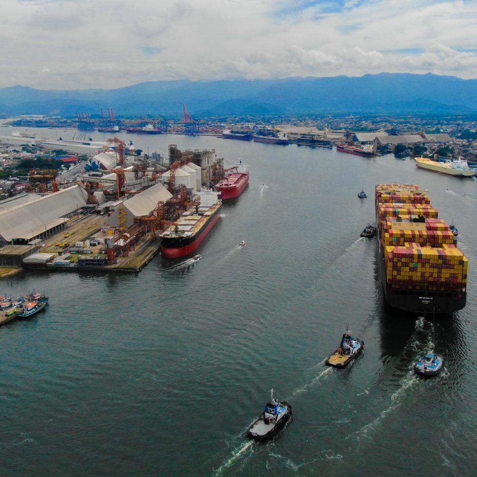 Cerca de 40 vagas de emprego são oferecidas no Porto de Santos